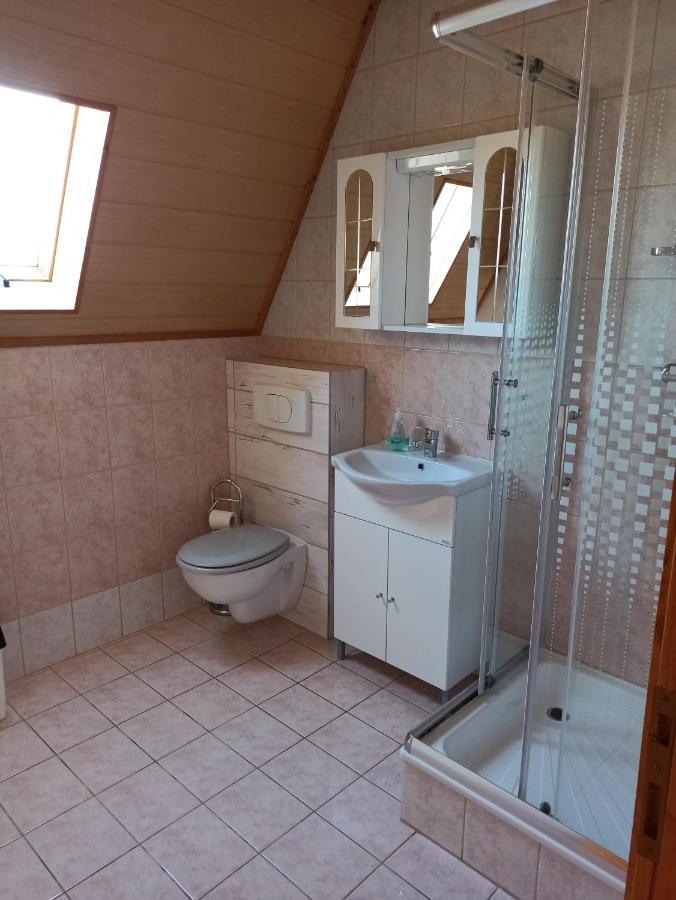 Anikó Apartmanház Balatonfoldvar Exterior foto