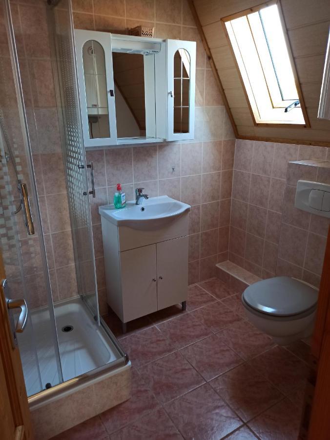 Anikó Apartmanház Balatonfoldvar Exterior foto