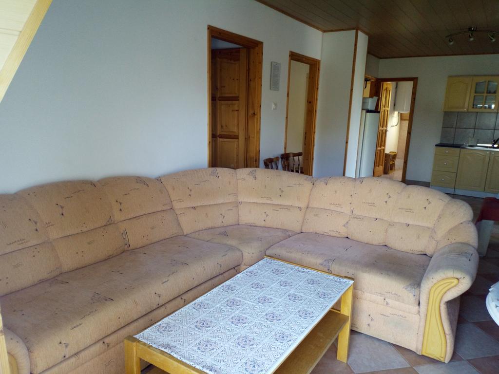 Anikó Apartmanház Balatonfoldvar Exterior foto
